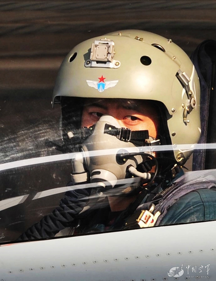 ս�����ų�ϼ�ڿն��𣬷���Ա����������