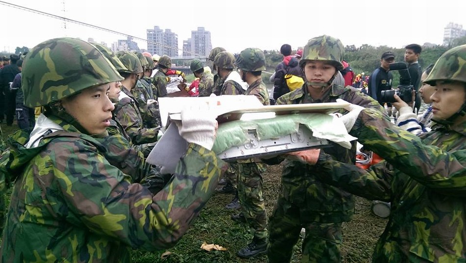 ���壺̨����������ҹ��Ԯ׹�ӿͻ���19��