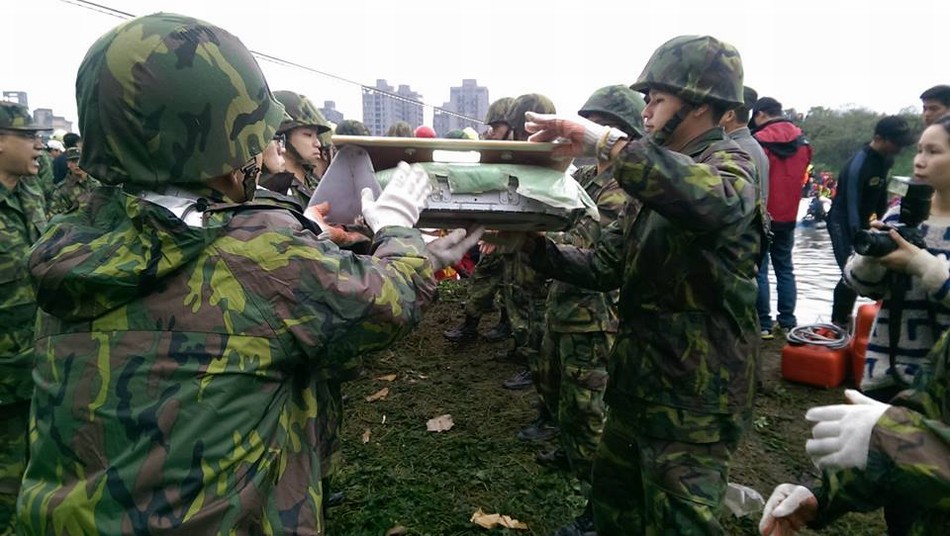 ���壺̨����������ҹ��Ԯ׹�ӿͻ���18��