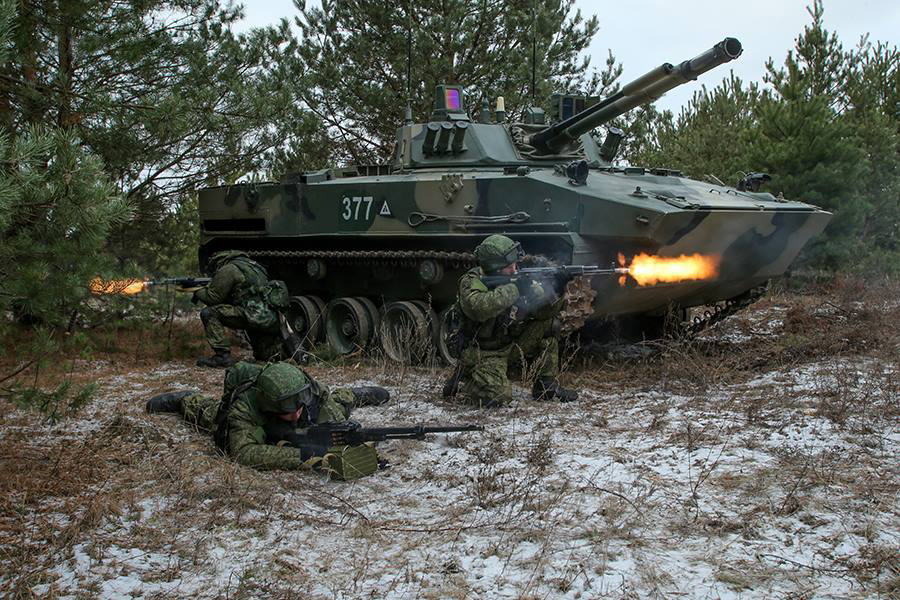 BMD-4M�Ϳս�ս�����������ﵽ500����н��ٶ�Լ70����/Сʱ��