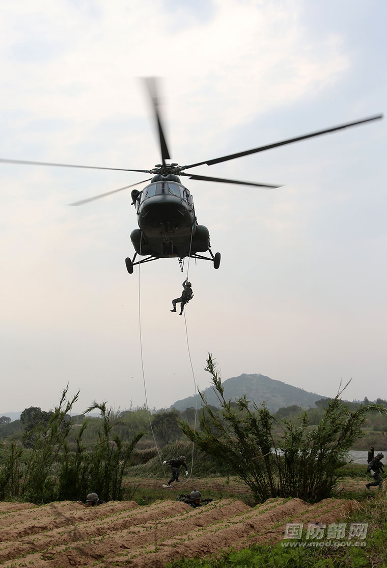 4��12�գ�����ս��½��ĳ������ĳ½��������İ��������֯����Эͬ�Կ�������