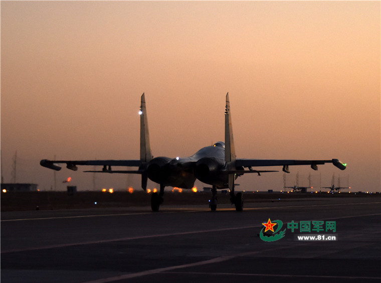 ����:����ս���վ����ձ���֯����ҹ�Կ�ѵ����7��