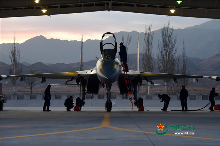 ����:����ս���վ����ձ���֯����ҹ�Կ�ѵ����4��