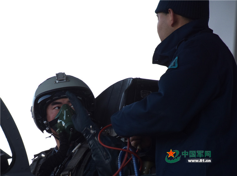 ����:����ս���վ����ձ���֯����ҹ�Կ�ѵ����14��