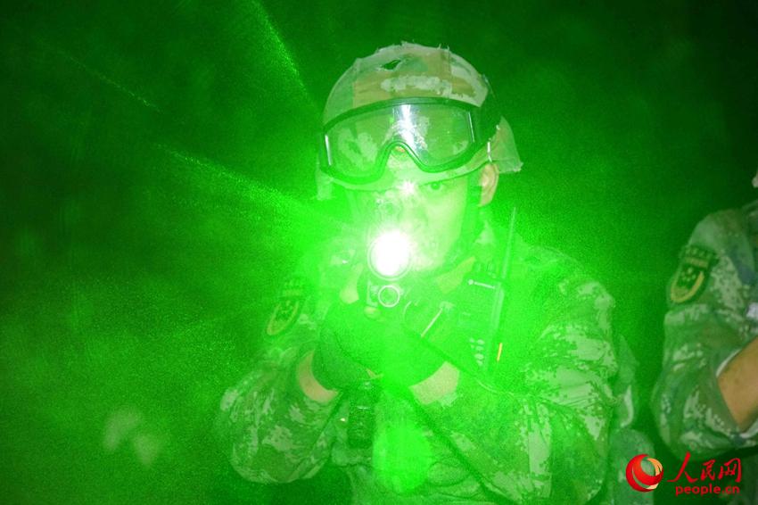 2016��11��26�գ��侯��ս��Ա�ڽ����ܶ�������