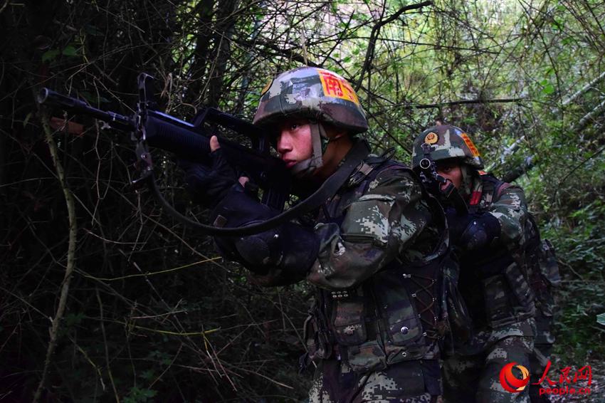 2016��11��26�գ��侯��ս��Ա�ڿ�չ���ֵز���ѵ����