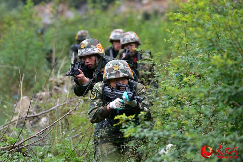 2016��11��30�գ��侯��ս��Ա���в���������