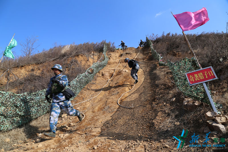 ֱ��������̨���չ���ѧԺ6700�����±�Ұ��ѵ��(ͼ)��6��