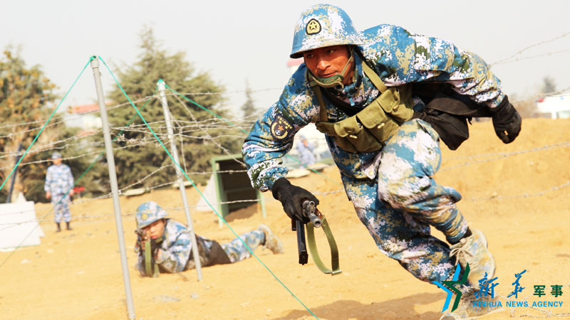 ֱ��������̨���չ���ѧԺ6700�����±�Ұ��ѵ��(ͼ)��3��