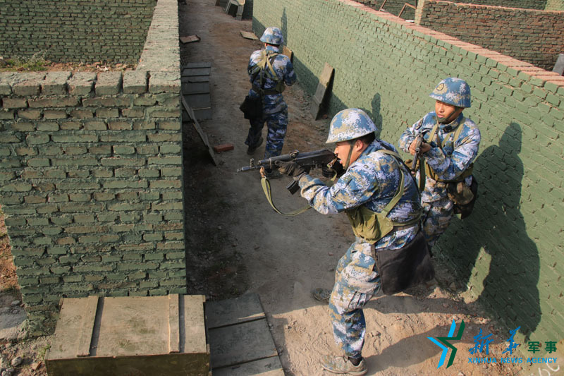 ֱ��������̨���չ���ѧԺ6700�����±�Ұ��ѵ��(ͼ)��8��