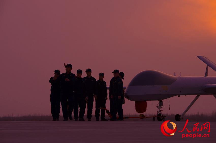 ӭ�ų�����   ��һ���µķ��м�����ʼ�������Ӱ