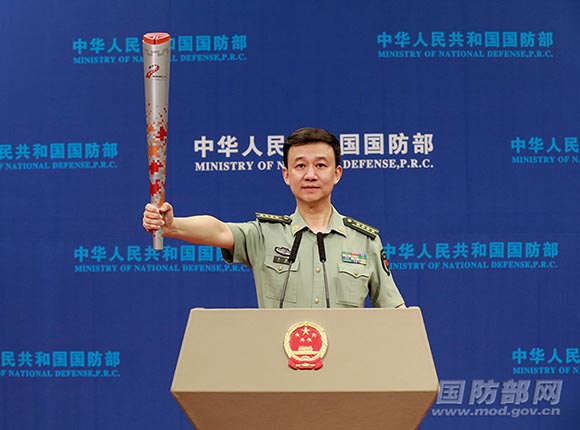 5��30�����磬����������5�����м��߻ᣬ���������ž־ֳ������������ŷ�������ǫ��У�ֳ�չʾ���˻��档���� ��