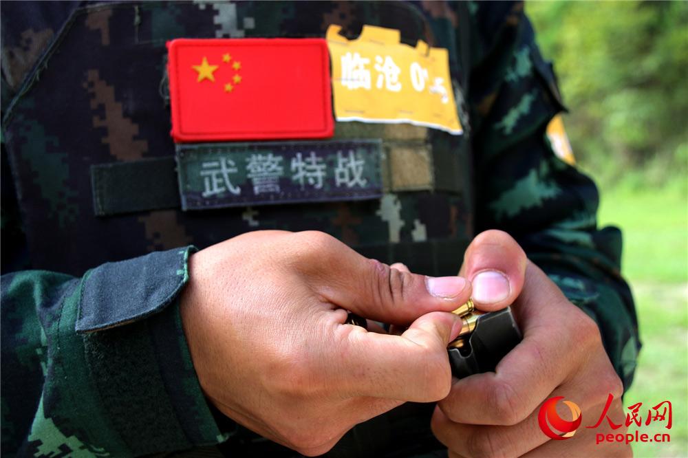 ��ս��Ա���ӵ�ѹ�뵯�С��׽��� ��