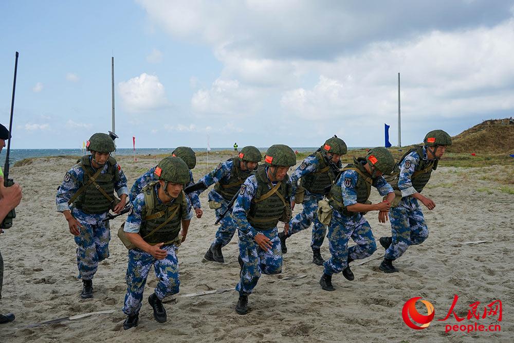 �й������Ӷ�Ա������