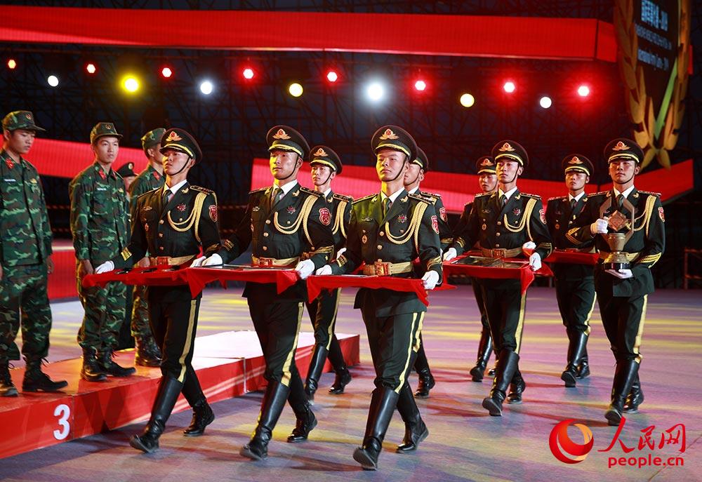 �����������Ĳ���������̨��