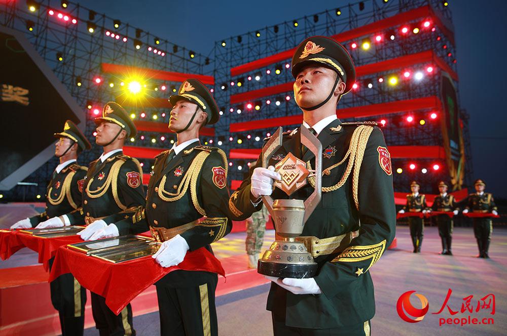 ������������ͽ��ƣ����������жӡ�