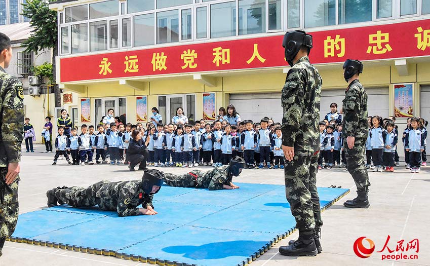 �侯�ٱ�����ѵ��ʾ����