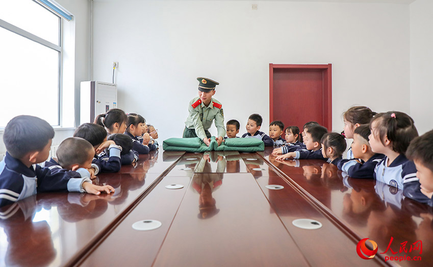 ָ��С���ѵ��������顱��