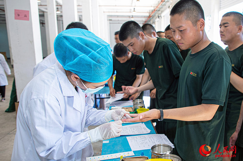 ������ԱΪ�±�����Ѫ�͡�