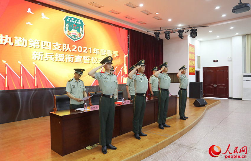 ������б����ε���սʿ