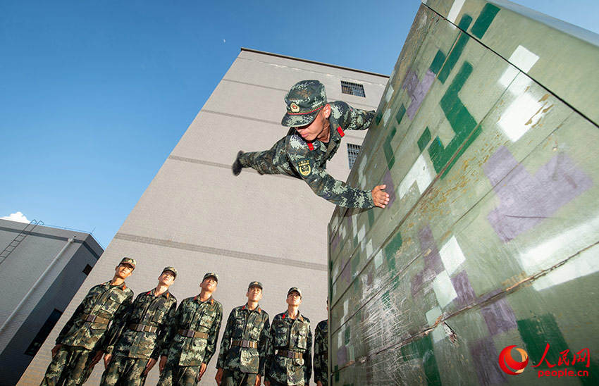 ���п���ͨ���ϰ���ǽѵ����