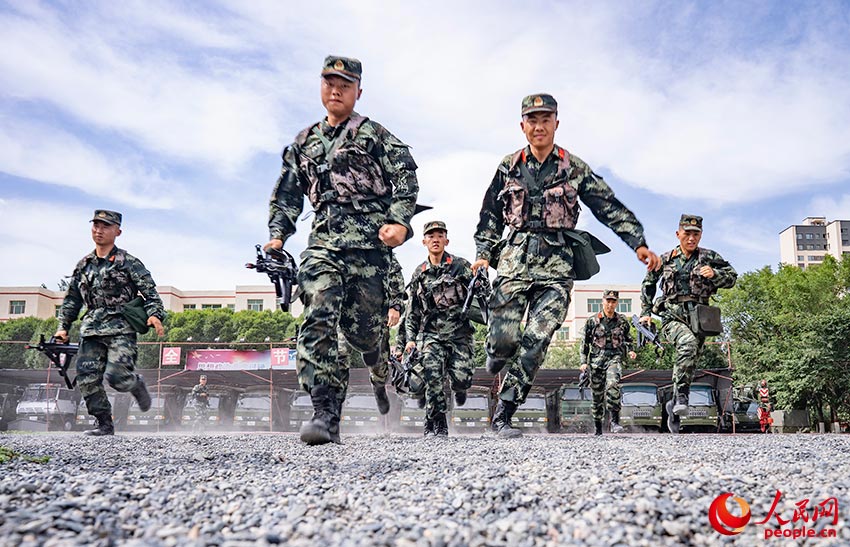 �����幫����װԽҰ��