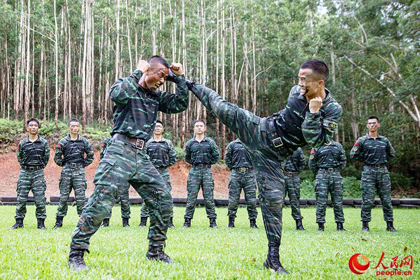 �����ܵжԿ�ѵ����