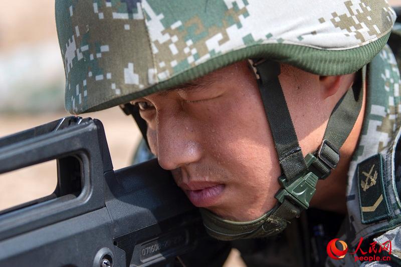 �ٱ�����һ����ѵ����Я����ս�����ʳ�����ڴ�ǰ��Я��װ�߷����洢����ս����ÿ�ո��£�ս��������ʱ���£�ȷ��һ������Ѹ���������ٱ�����һ�š�ս���ж���������Я�����ʵ��ж����̼�¼�꾡�����ʾ�׼��Я��λ�úͷ������ж�����ʱ��ǳ���ȷ������������ ��������