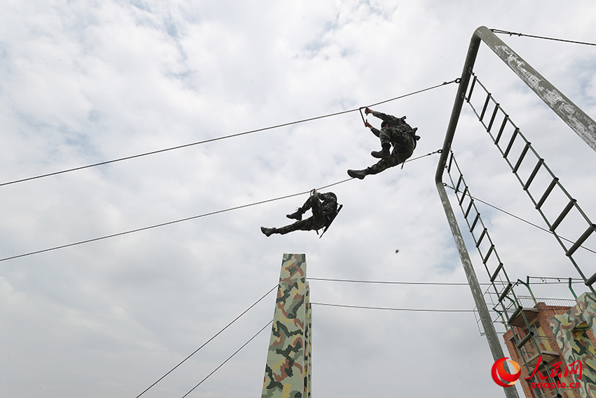 ��ս��ԱԽ���ϰ���