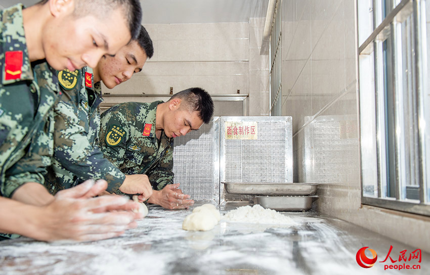 ����Ա����������ʳ��