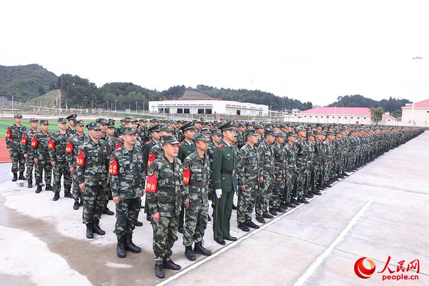 ��ٷ��������жӣ������ӣ������Դ���