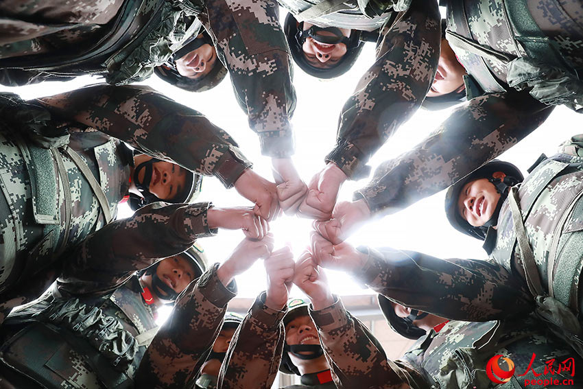 �±��໥���͹ľ���