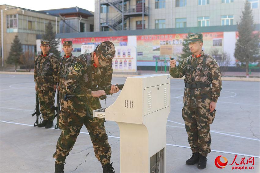 ���ٸ������С�