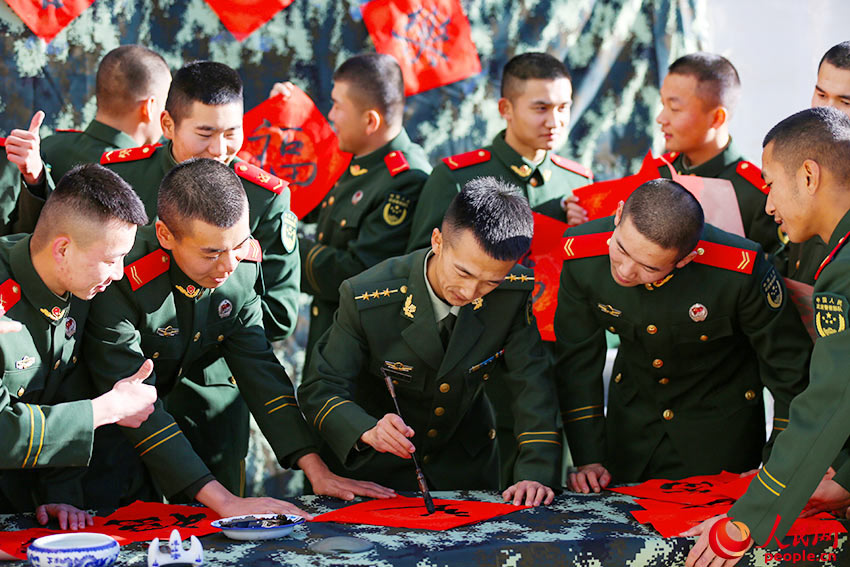 �ٱ������Զ���д�����͸��֡�