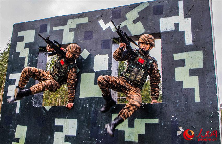 �侯��ս��Ա����ͨ���ϰ����ڡ�