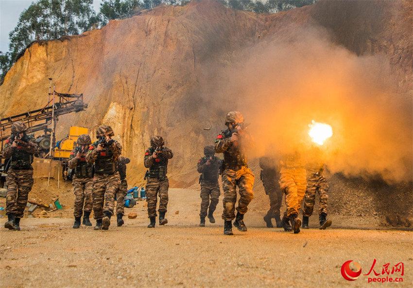 ���л���ѹ�ơ�