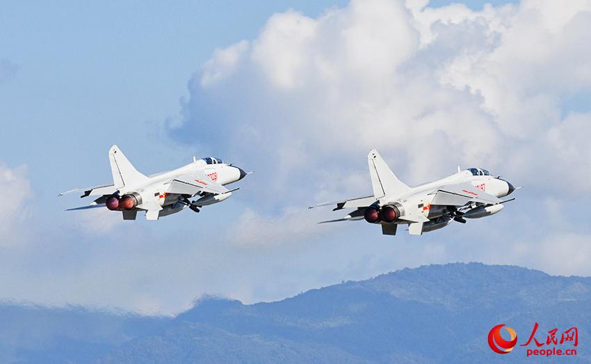 ˫���������ա�