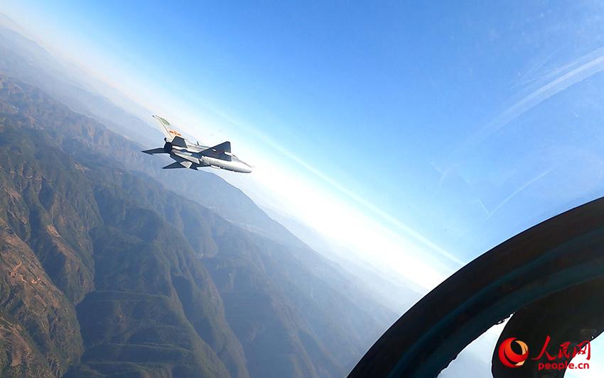 �ܼ����εͿ�ͻ����