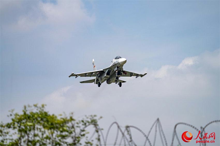 ս��������