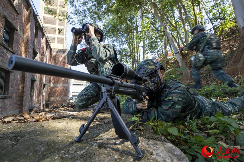 �ѻ�С���ڻ�����׷��Ŀ�ꡣ