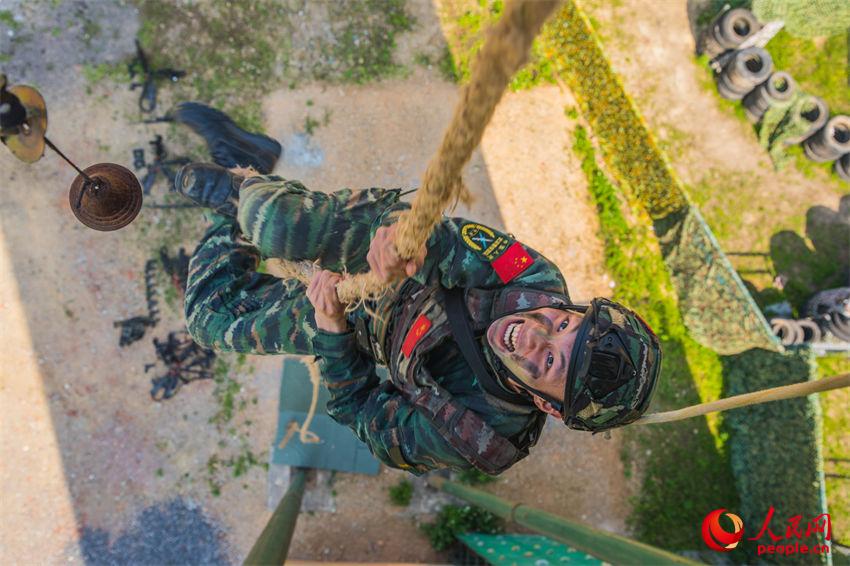 ��չ18��ץ����ѵ����