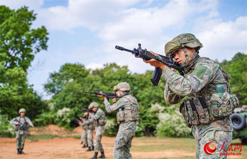 ����ǰ������ѵ����