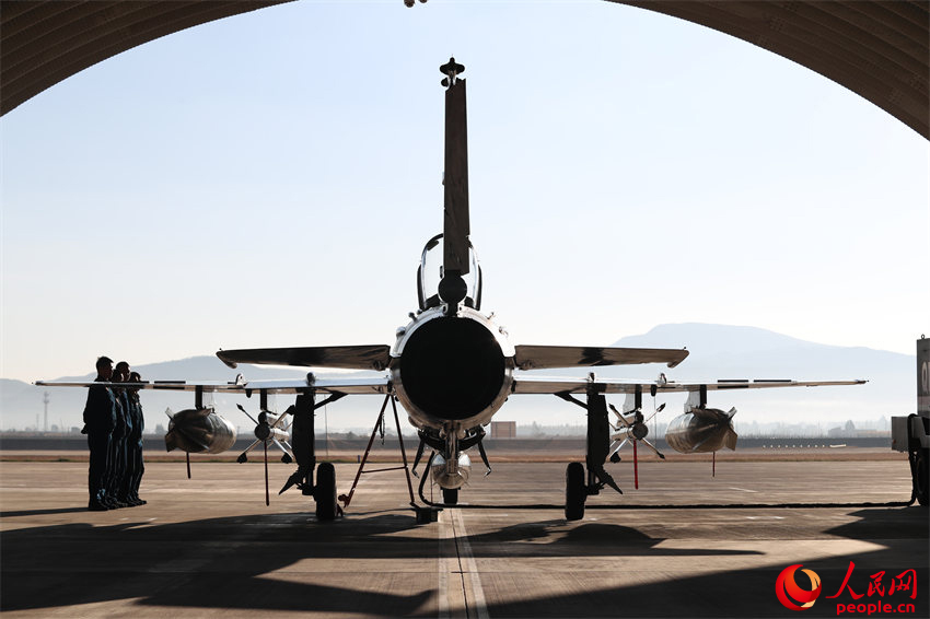 ս��������