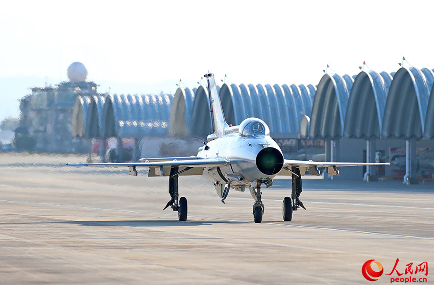 ս��������