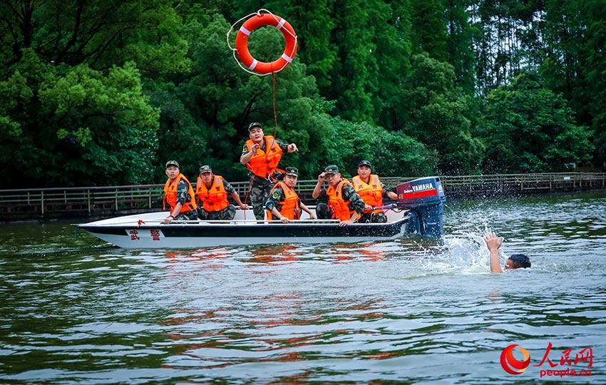 ��Ͷ����Ȧ��