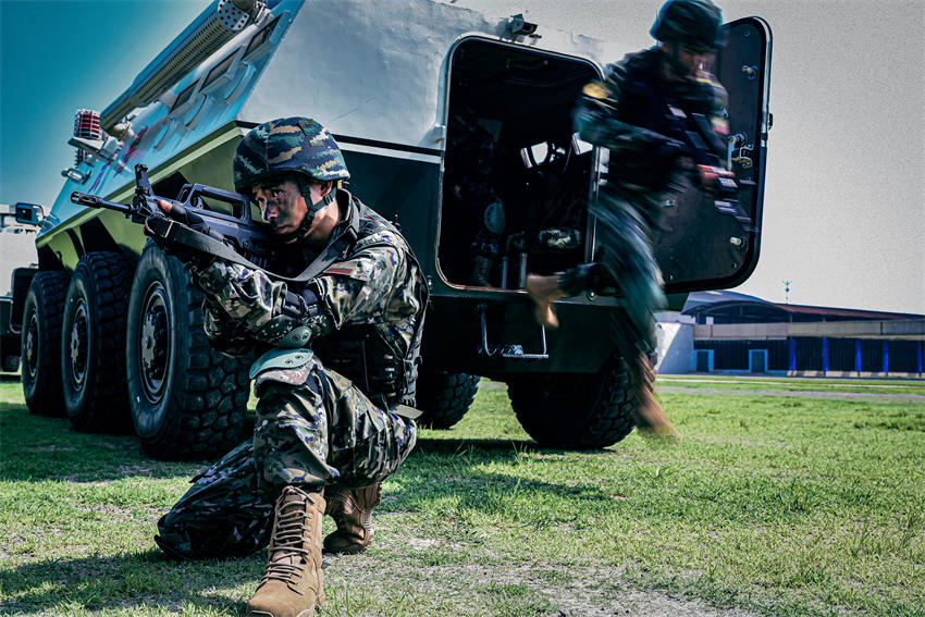 ����ս��Ա�����³�Ͷ��ս����