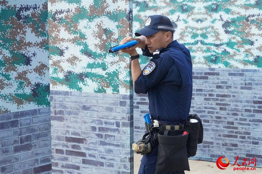 �ؾ��̹�ʾ����ս�ѵж�����