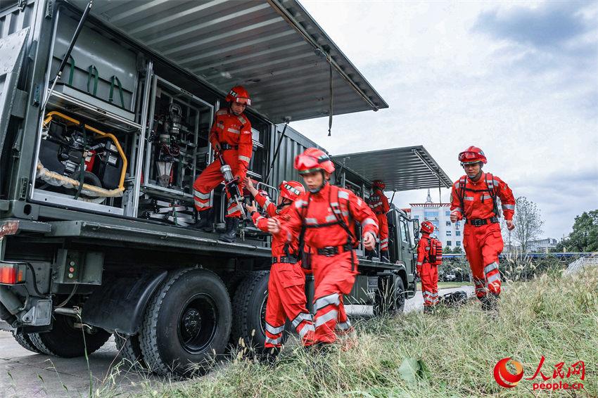 �ٱ����������Ѹ��չ���ж���