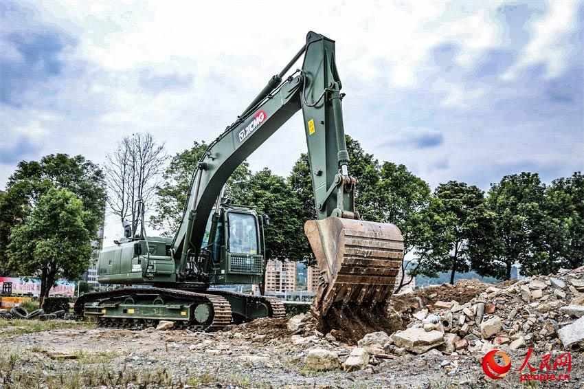 ��չ���ͻ�е������