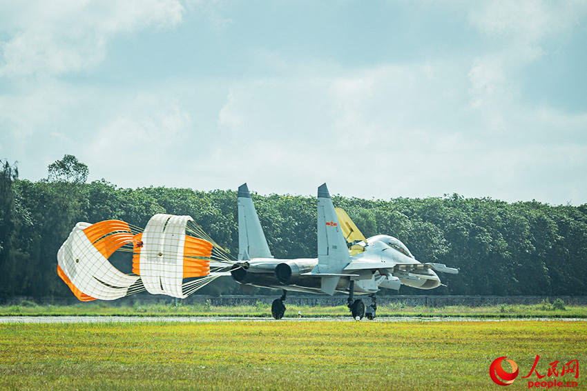 ս��������